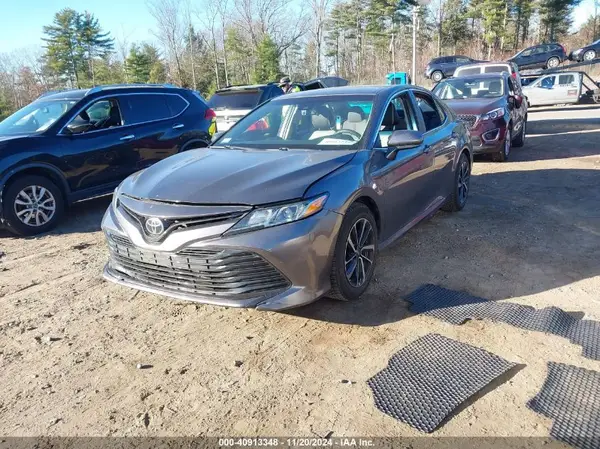 4T1B11HK7JU520980 2018 TOYOTA CAMRY - Image 2
