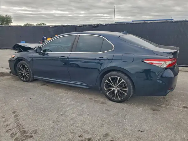 4T1B11HK7JU521899 2018 TOYOTA CAMRY - Image 2
