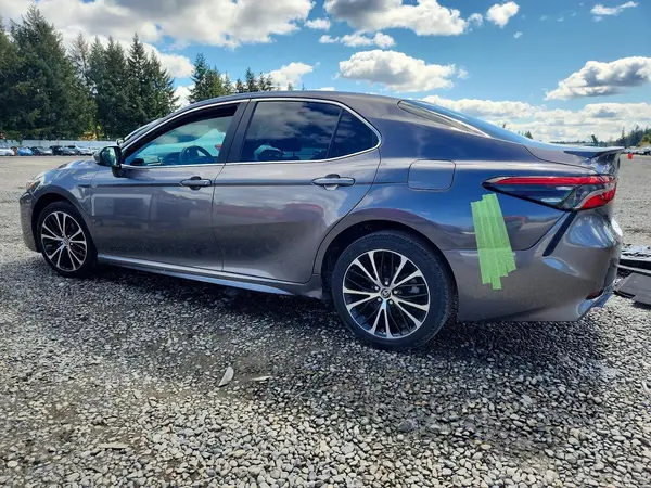 4T1B11HK7JU522924 2018 TOYOTA CAMRY - Image 2