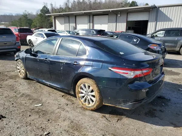 4T1B11HK7JU523216 2018 TOYOTA CAMRY - Image 2
