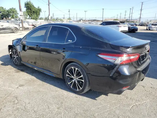 4T1B11HK7JU524432 2018 TOYOTA CAMRY - Image 2
