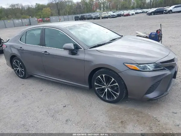 4T1B11HK7JU524804 2018 TOYOTA CAMRY - Image 1