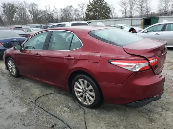 4T1B11HK7JU525127 2018 TOYOTA CAMRY - Image 2