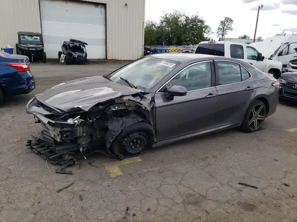 4T1B11HK7JU526682 2018 TOYOTA CAMRY - Image 1