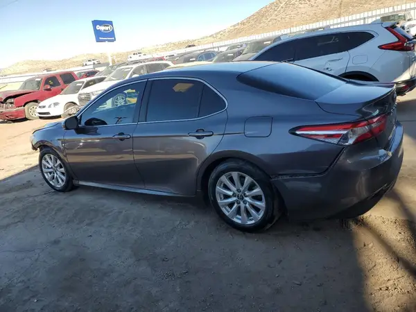 4T1B11HK7JU529145 2018 TOYOTA CAMRY - Image 2