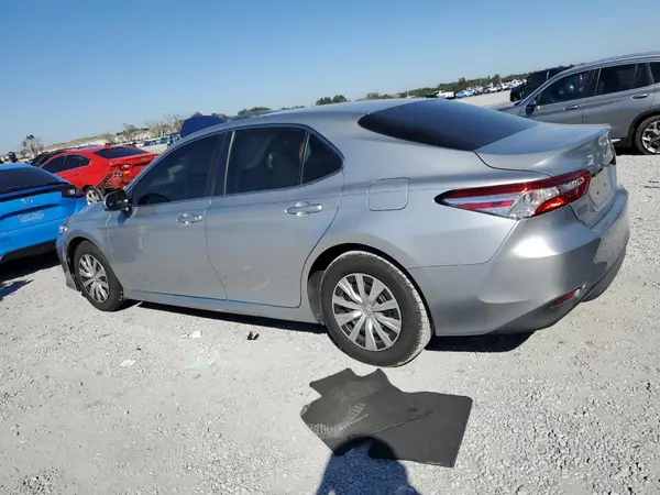 4T1B11HK7JU530893 2018 TOYOTA CAMRY - Image 2