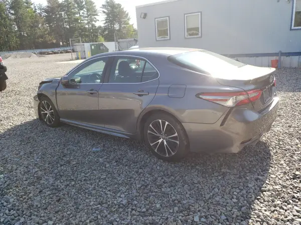 4T1B11HK7JU531266 2018 TOYOTA CAMRY - Image 2