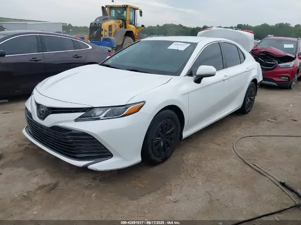 4T1B11HK7JU533177 2018 TOYOTA CAMRY - Image 2