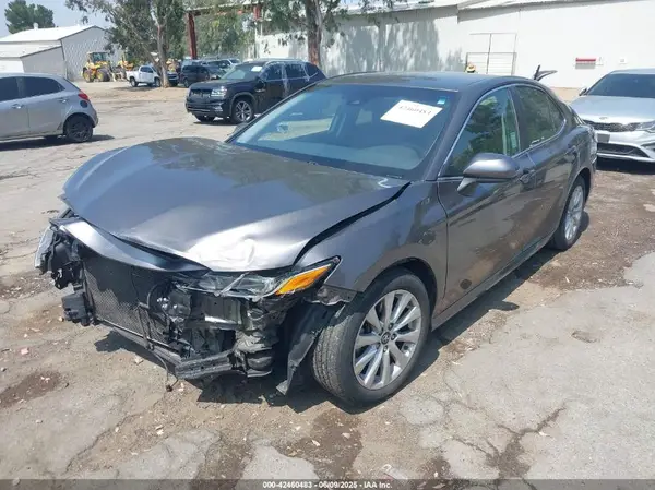 4T1B11HK7JU535902 2018 TOYOTA CAMRY - Image 2