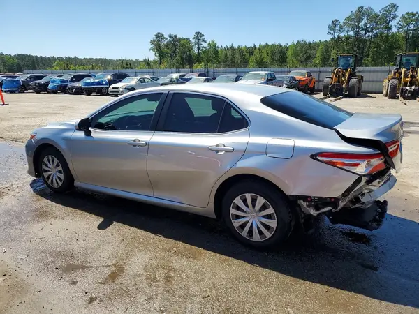 4T1B11HK7JU536208 2018 TOYOTA CAMRY - Image 2