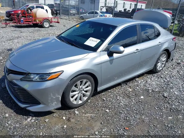 4T1B11HK7JU536869 2018 TOYOTA CAMRY - Image 2