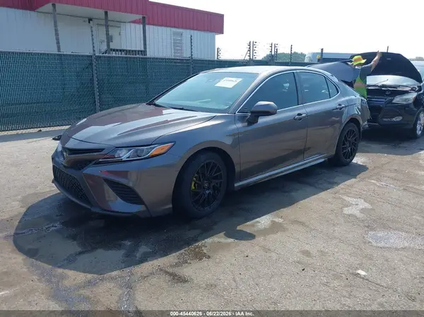 4T1B11HK7JU537911 2018 TOYOTA CAMRY - Image 2