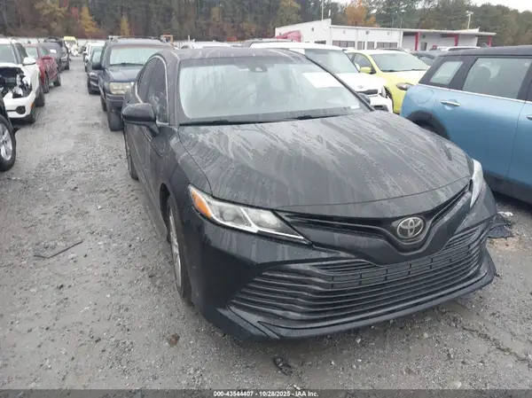 4T1B11HK7JU538511 2018 TOYOTA CAMRY - Image 1