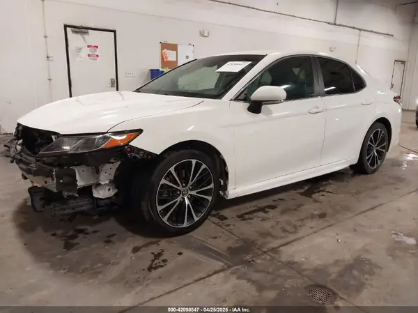 4T1B11HK7JU539996 2018 TOYOTA CAMRY - Image 2