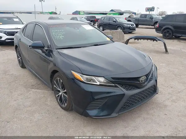 4T1B11HK7JU540632 2018 TOYOTA CAMRY - Image 1