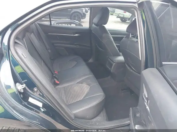 4T1B11HK7JU540632 2018 TOYOTA CAMRY - Image 8