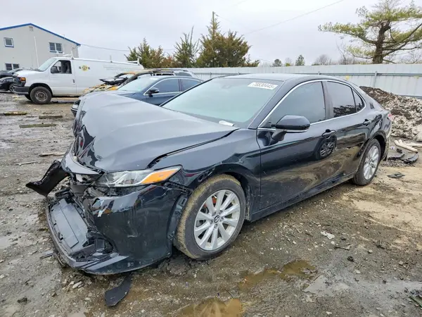 4T1B11HK7JU540811 2018 TOYOTA CAMRY - Image 1