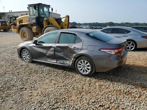 4T1B11HK7JU541148 2018 TOYOTA CAMRY - Image 2