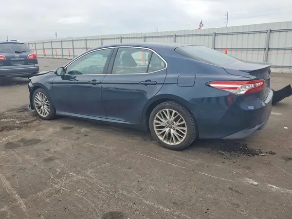 4T1B11HK7JU544891 2018 TOYOTA CAMRY - Image 2