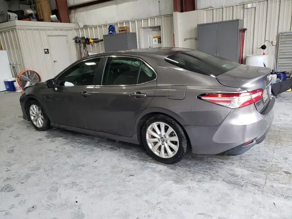 4T1B11HK7JU545376 2018 TOYOTA CAMRY - Image 2