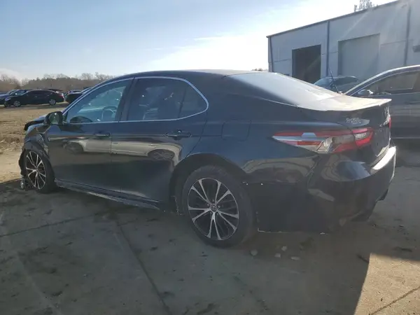 4T1B11HK7JU547094 2018 TOYOTA CAMRY - Image 2