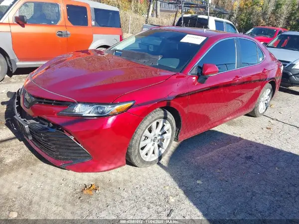 4T1B11HK7JU547502 2018 TOYOTA CAMRY - Image 2