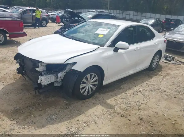 4T1B11HK7JU550478 2018 TOYOTA CAMRY - Image 2