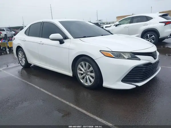 4T1B11HK7JU552067 2018 TOYOTA CAMRY - Image 1