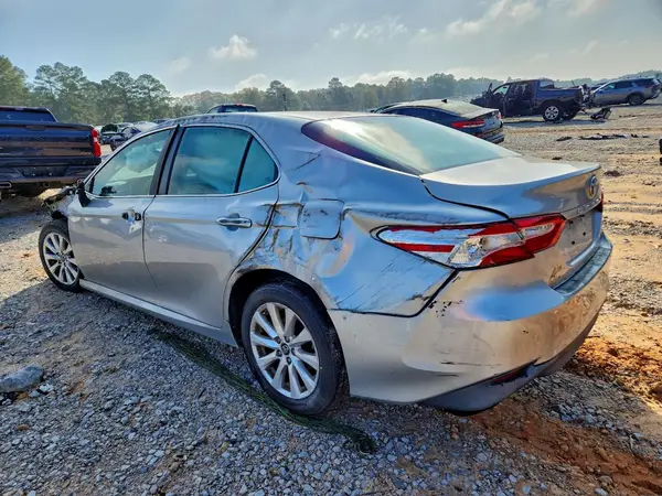 4T1B11HK7JU554305 2018 TOYOTA CAMRY - Image 2