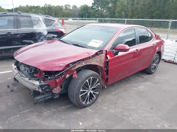 4T1B11HK7JU554613 2018 TOYOTA CAMRY - Image 2