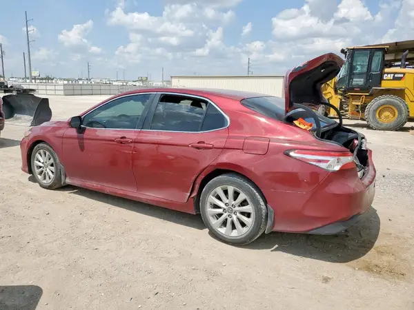 4T1B11HK7JU554661 2018 TOYOTA CAMRY - Image 2