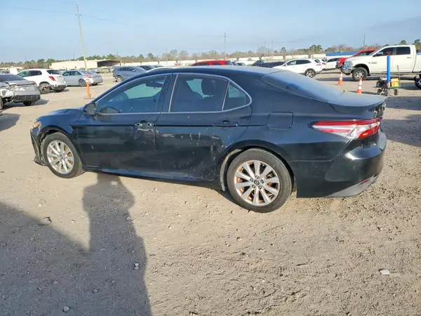 4T1B11HK7JU556197 2018 TOYOTA CAMRY - Image 2