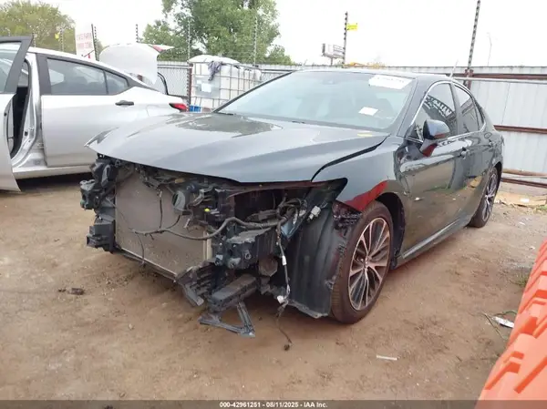 4T1B11HK7JU556586 2018 TOYOTA CAMRY - Image 2