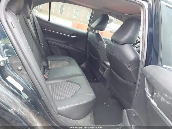 4T1B11HK7JU556586 2018 TOYOTA CAMRY - Image 8