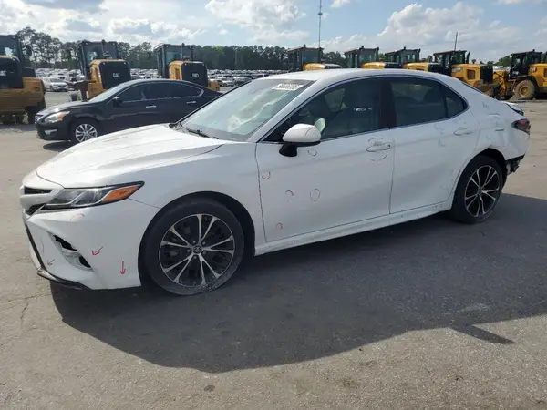 4T1B11HK7JU558757 2018 TOYOTA CAMRY - Image 1