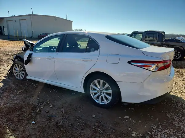 4T1B11HK7JU560217 2018 TOYOTA CAMRY - Image 2