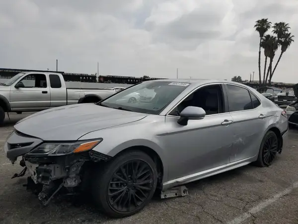 4T1B11HK7JU561299 2018 TOYOTA CAMRY - Image 1