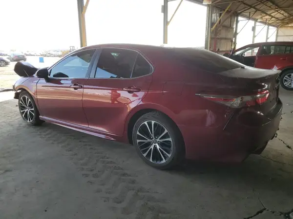 4T1B11HK7JU561464 2018 TOYOTA CAMRY - Image 2