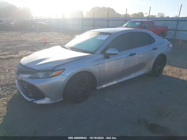 4T1B11HK7JU561626 2018 TOYOTA CAMRY - Image 2