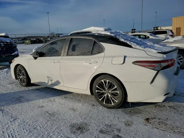 4T1B11HK7JU561948 2018 TOYOTA CAMRY - Image 2