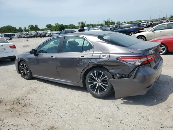 4T1B11HK7JU564638 2018 TOYOTA CAMRY - Image 2