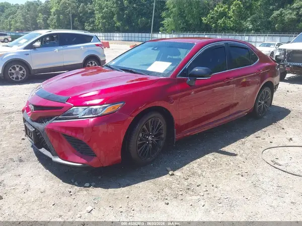 4T1B11HK7JU564767 2018 TOYOTA CAMRY - Image 2