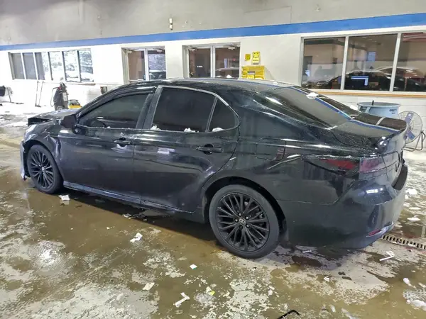 4T1B11HK7JU564915 2018 TOYOTA CAMRY - Image 2