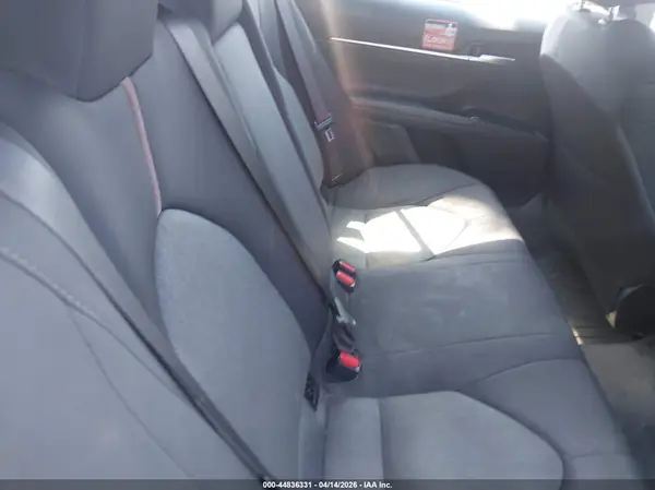 4T1B11HK7JU565675 2018 TOYOTA CAMRY - Image 8