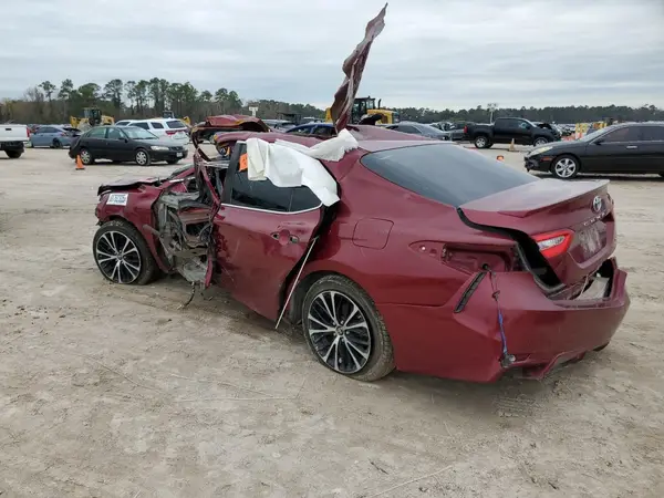 4T1B11HK7JU567622 2018 TOYOTA CAMRY - Image 2