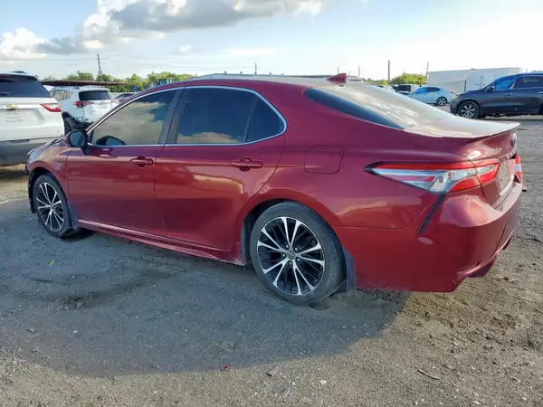 4T1B11HK7JU569628 2018 TOYOTA CAMRY - Image 2
