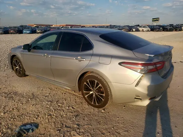 4T1B11HK7JU570603 2018 TOYOTA CAMRY - Image 2