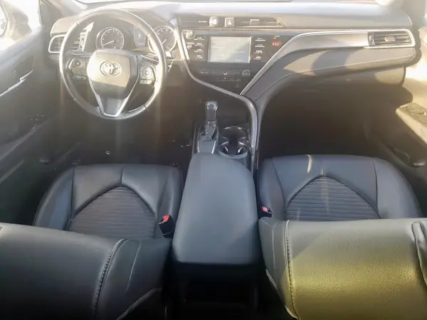 4T1B11HK7JU570603 2018 TOYOTA CAMRY - Image 8