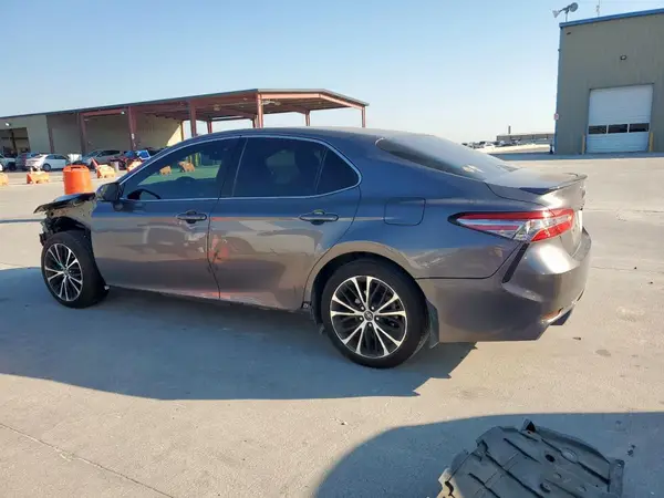 4T1B11HK7JU571315 2018 TOYOTA CAMRY - Image 2