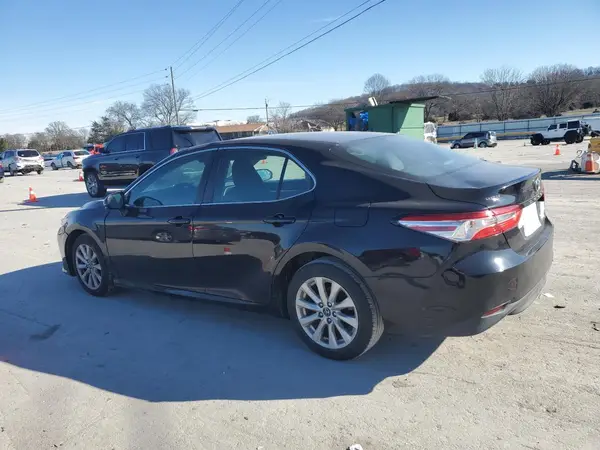 4T1B11HK7JU571802 2018 TOYOTA CAMRY - Image 2